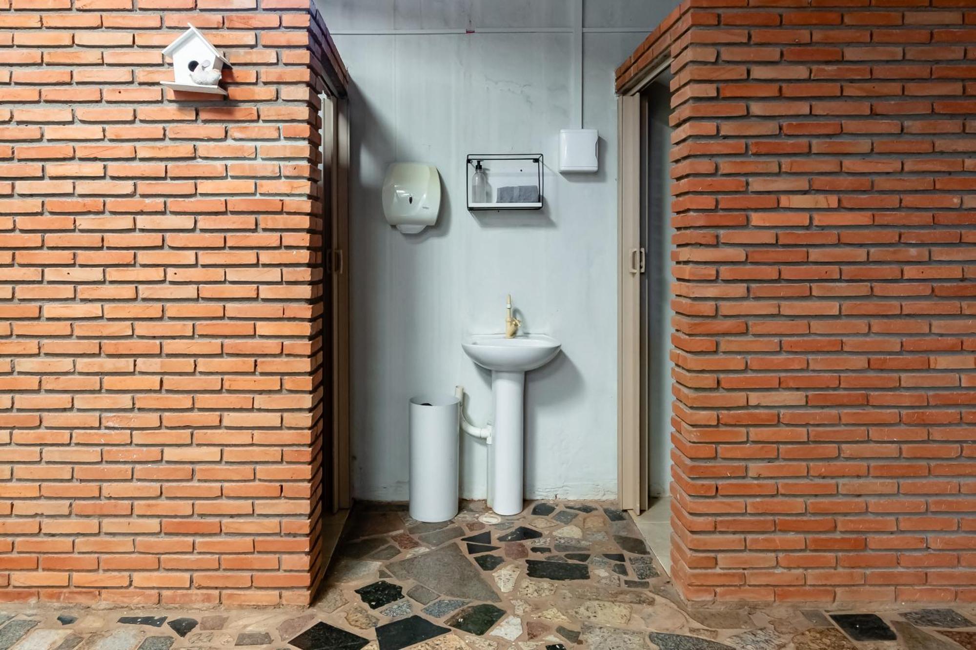 Pousada Roosevelt Quarto 04 - Pousada Central Prox Rodoviaria E Dist Industrial Hotel Uberlândia Exterior foto